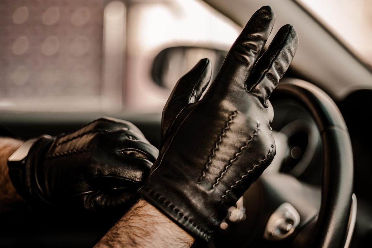 Cashmere-Lined Knit Gloves